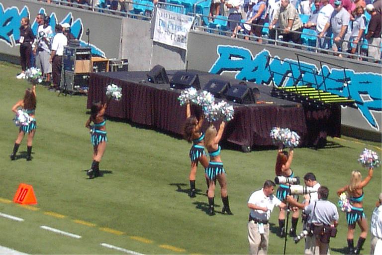 cheerleadersfromtherear.jpg